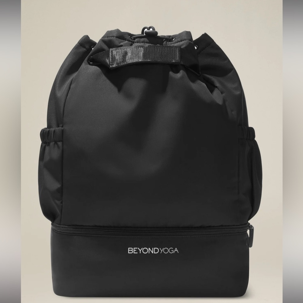 BEYOND YOGA- black yoga gym bag